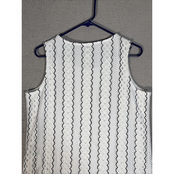 Susan Graver Tank Top Women’s Size M White Black Textured Crochet Eyelets Preppy - Picture 12 of 13